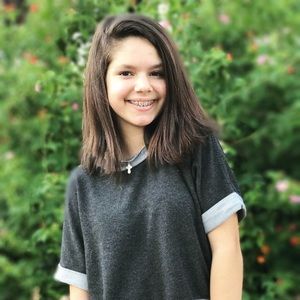 Meet your Posher, Emi